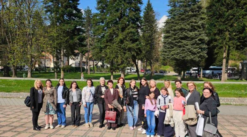 Поезија уживо – лепота песничке речи: Наши рецитатори на окружној смотри у Крупњу