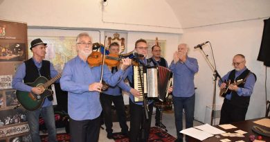 Шапат из стена: Нове тајне „Камене девојке”