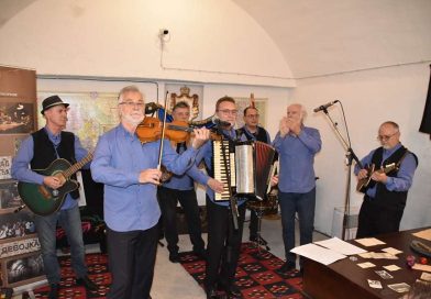 Шапат из стена: Нове тајне „Камене девојке”