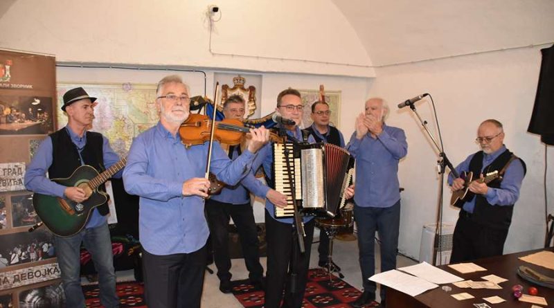 Шапат из стена: Нове тајне „Камене девојке”