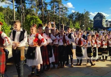 Камп „Златиборска ноћ” окупио бројне ансамбле: Међу учесницима и фолклорна секција Библиотеке „17. септембар” Камп „Златиборска ноћ” окупио бројне ансамбле: Међу учесницима и фолклорна секција Библиотеке „17. септембар”