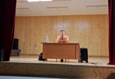 Театар наших парадокса: „Пун ми је куфер” у Малом Зворнику Театар наших парадокса: „Пун ми је куфер” у Малом Зворнику