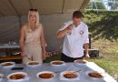 Живописни утисци са такмичења у припремању рибље чорбе „Златни котлић Сомовијаде” Живописни утисци са такмичења у припремању рибље чорбе „Златни котлић Сомовијаде”
