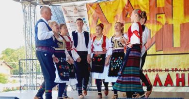 Чувари баштине на јубиларним „Данима банице”: Успешан наступ Малозворничана у Белој Паланци Чувари баштине на јубиларним „Данима банице”: Успешан наступ Малозворничана у Белој Паланци