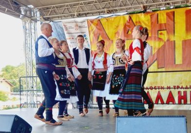 Чувари баштине на јубиларним „Данима банице”: Успешан наступ Малозворничана у Белој Паланци Чувари баштине на јубиларним „Данима банице”: Успешан наступ Малозворничана у Белој Паланци