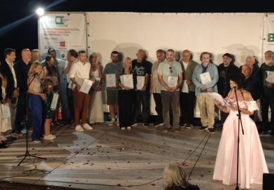 „Камена девојка” донела признање Артвизији и Малом Зворнику: Филм Новице Којића проглашен за најбољи туристички промо-филм у Врмџи „Камена девојка” донела признање Артвизији и Малом Зворнику: Филм Новице Којића проглашен за најбољи туристички промо-филм у Врмџи