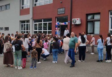 Уџбеници за млађе и новчана подршка за старије основце у општини Мали Зворник